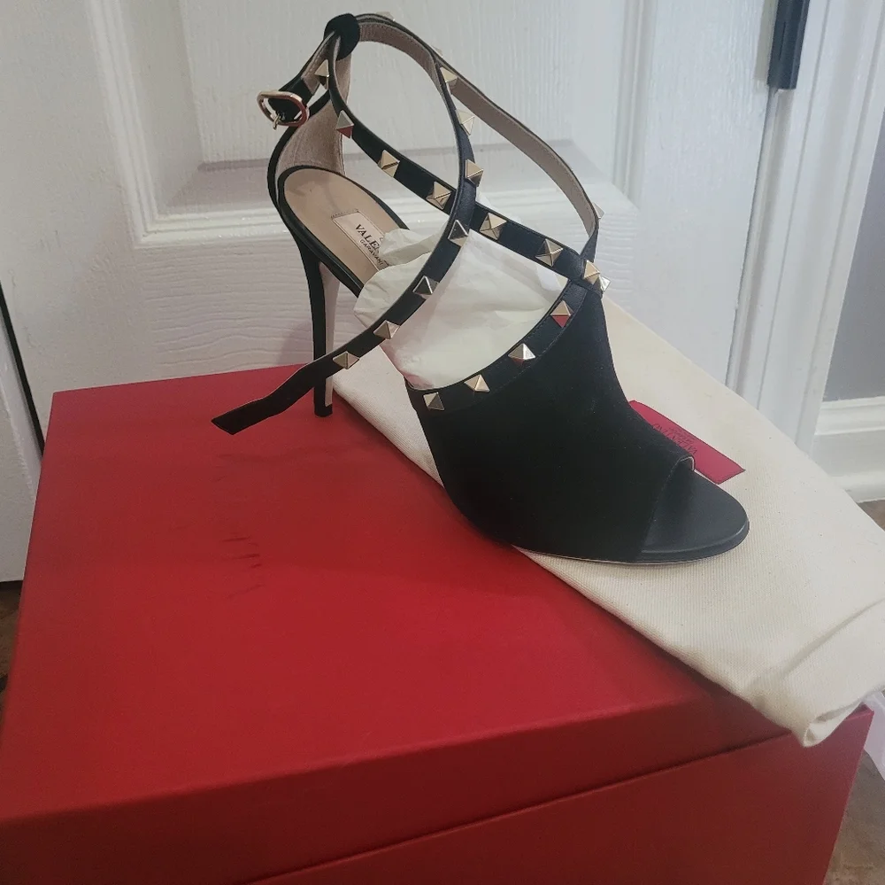 authentic valentino black rock stud heels - Picture 5 of 5